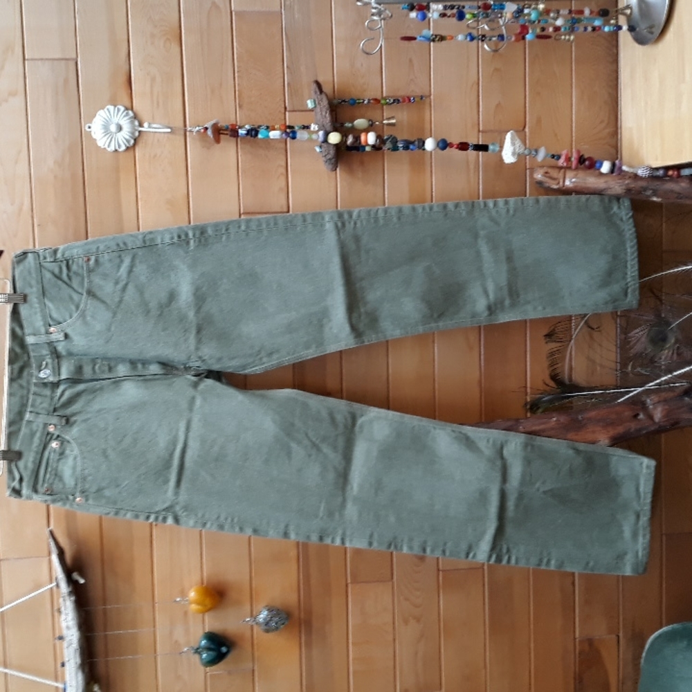 Levi's button-up 501 jeans like new.